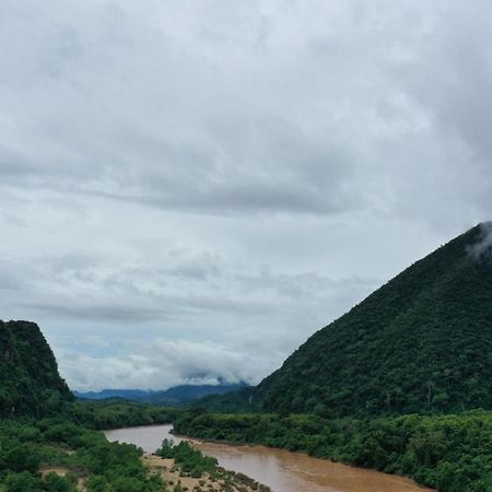 Pdv Guesthouse Muang Ngoi 外观 照片