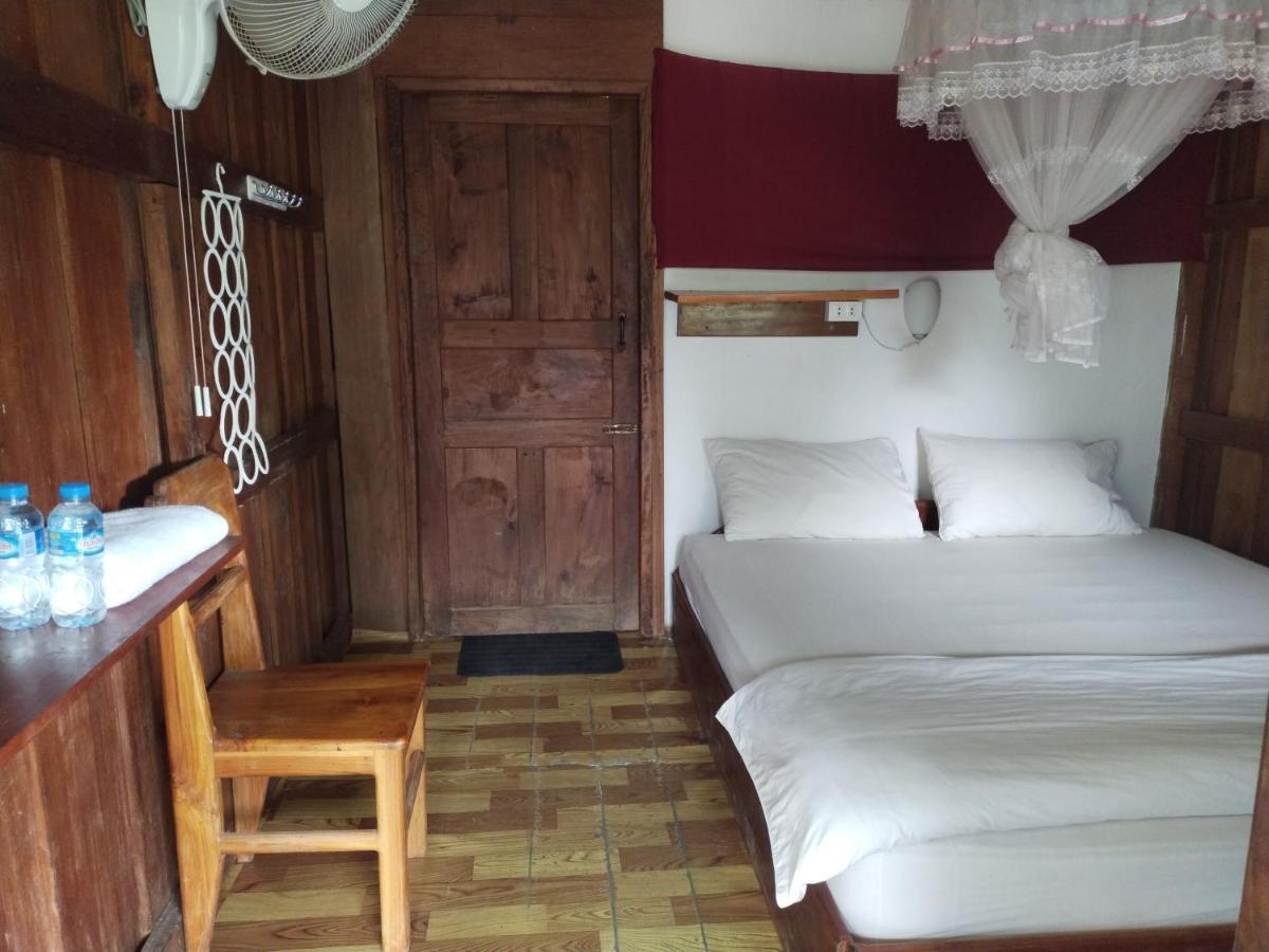 Pdv Guesthouse Muang Ngoi 外观 照片