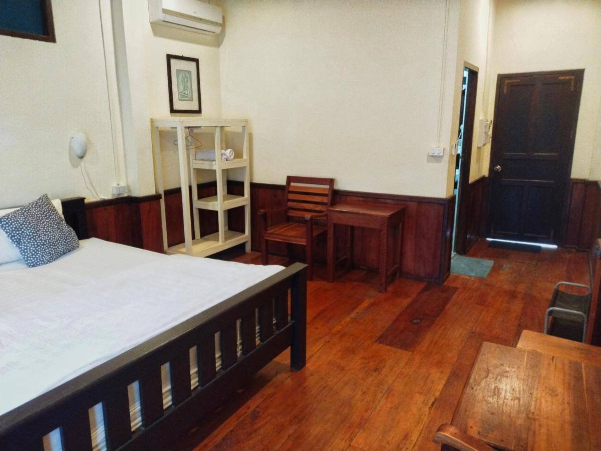 Pdv Guesthouse Muang Ngoi 外观 照片