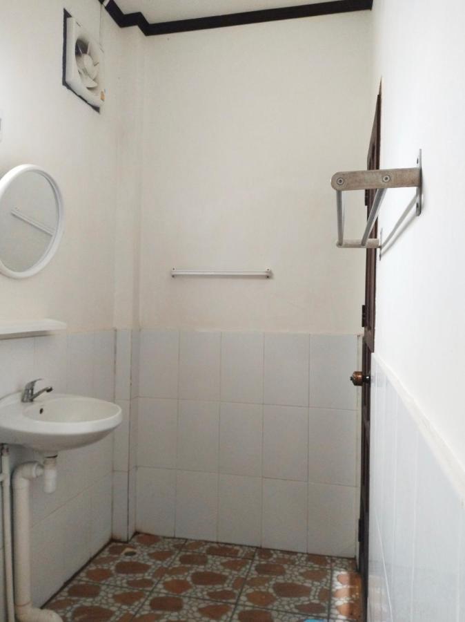 Pdv Guesthouse Muang Ngoi 外观 照片
