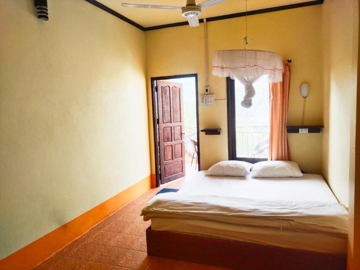 Pdv Guesthouse Muang Ngoi 外观 照片